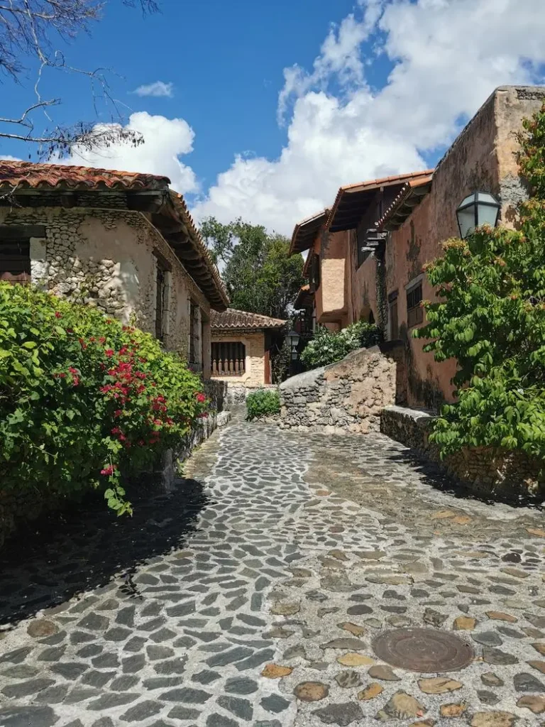 Village en pierre de Atos de Chavon