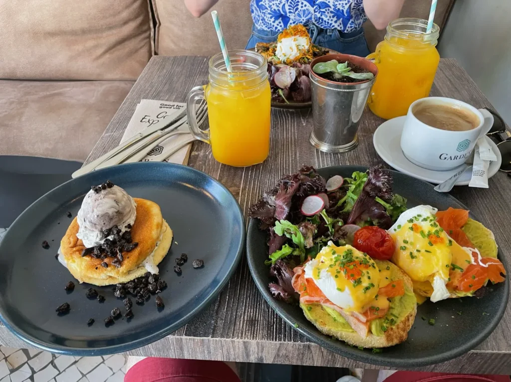 Avocados toasts et pancakes du Garden Brunch