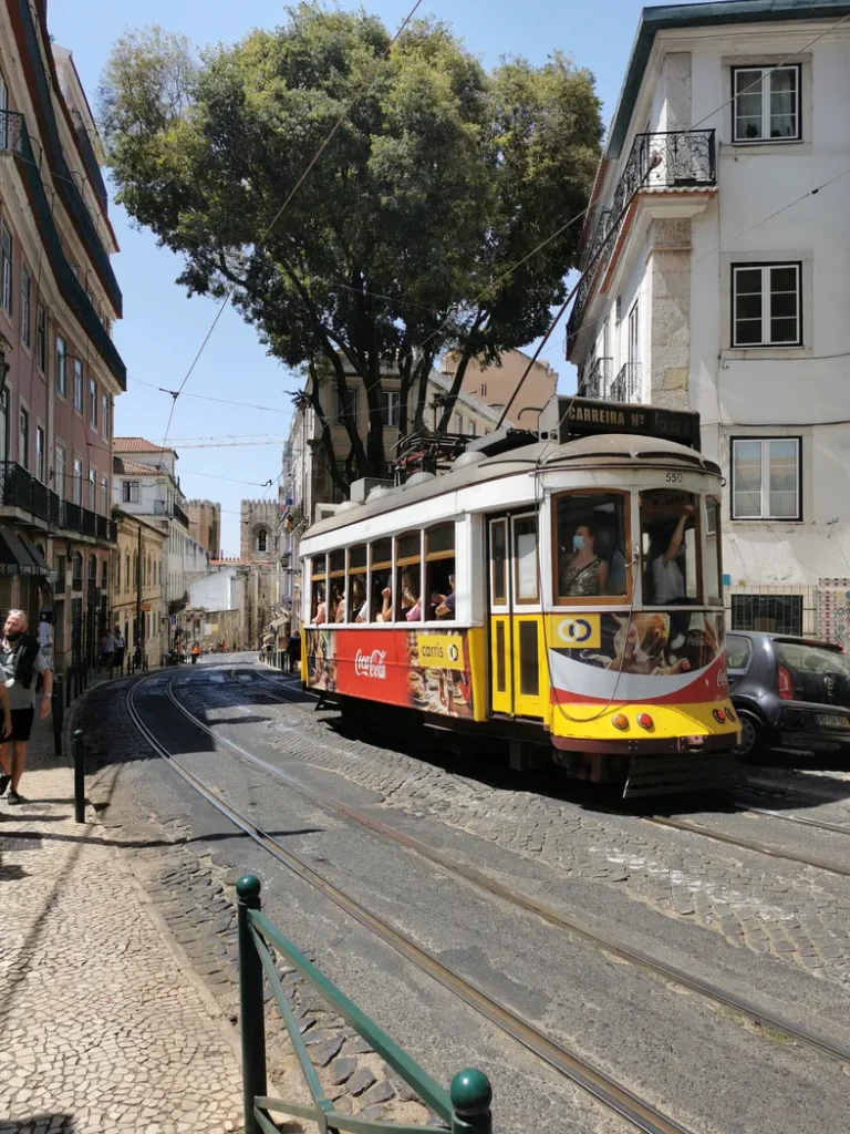 Tram typique lisboète