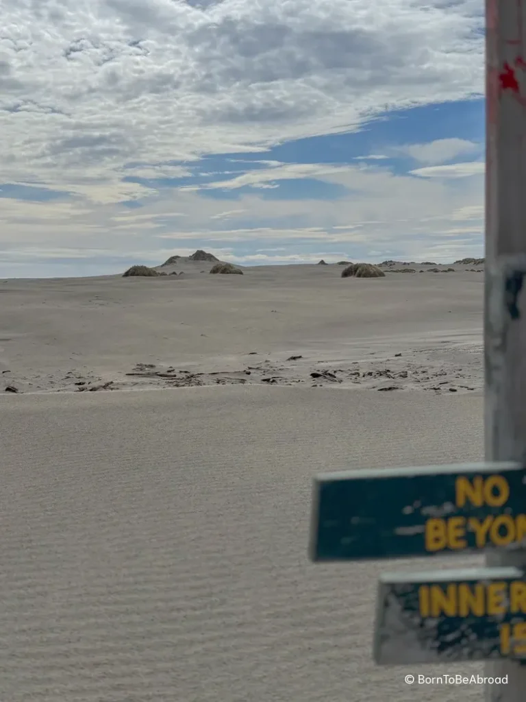 Des dunes de sable sous un temps ensoleillé