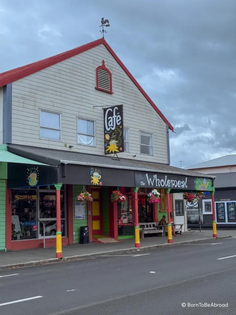 Café de la ville de Takaka, Golden Bay, Nouvelle-Zélande