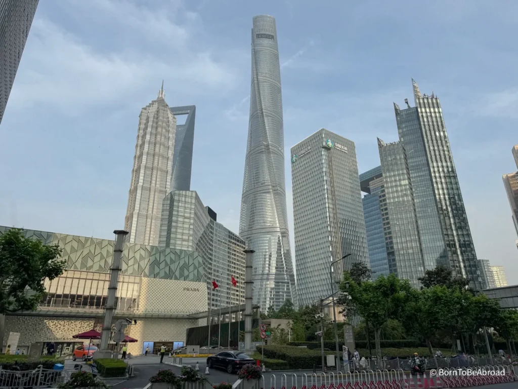 Vue sur les grattes ciels du quartier Lujiazui, Shanghai