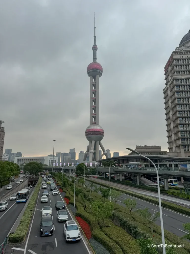 Vue sur la Perle de l'Orient du quartier Lujiazui, Shanghai