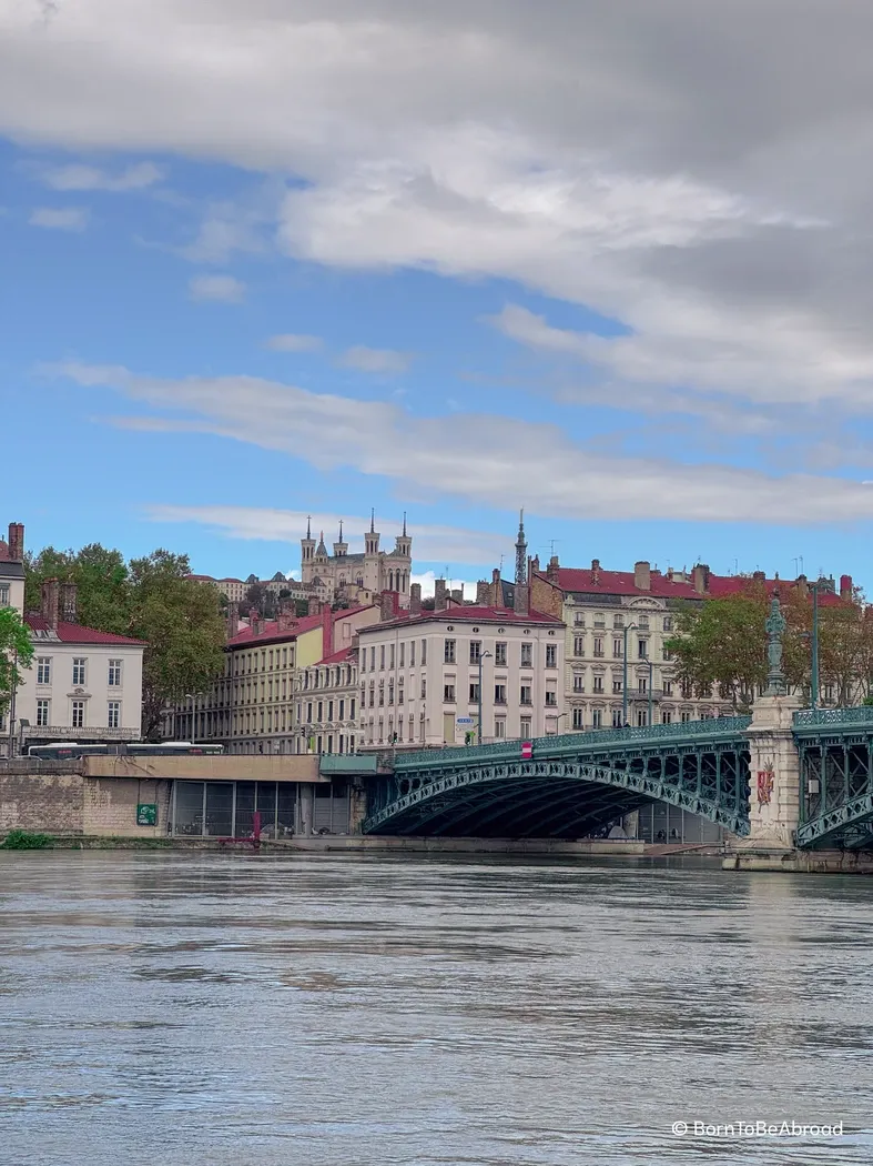 Vue sur la Basilique de Fourvière à Lyon